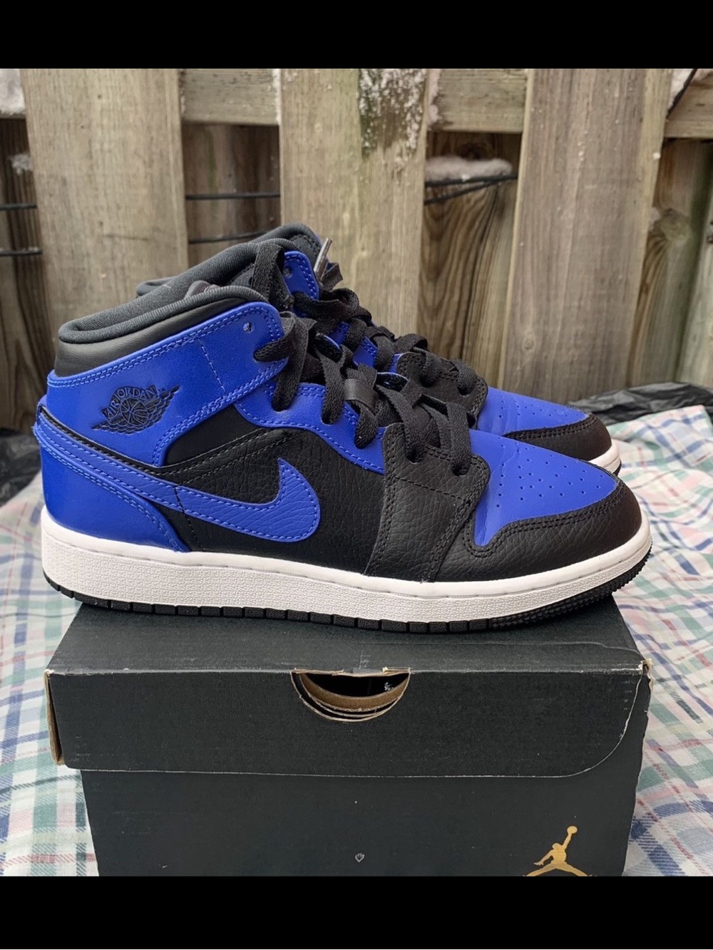 Jordan 1 Hyper Royal Blue 
Size 4.5y / 6 women’s